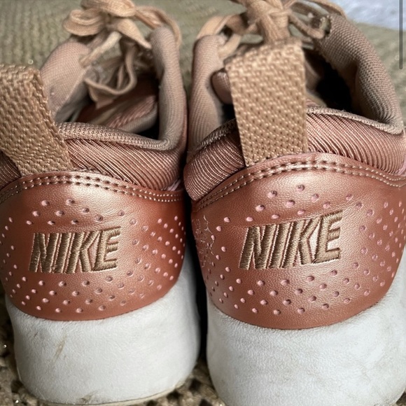 Nike air max thea in rose gold - Picture 7 of 7